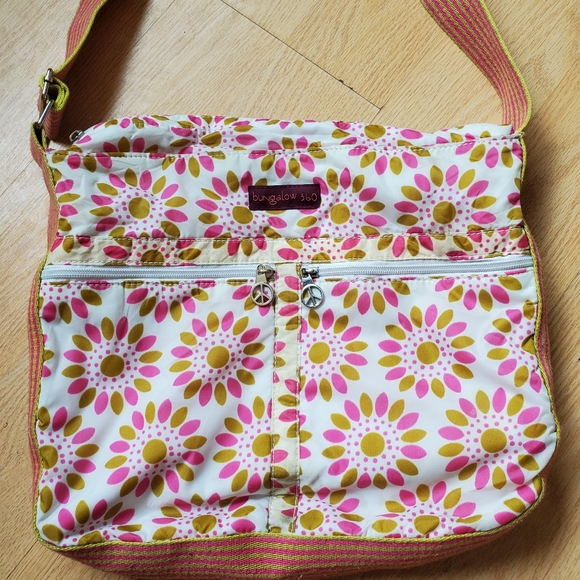 Bungalow 360 Floral Crossbody Bag. - Picture 1 of 9
